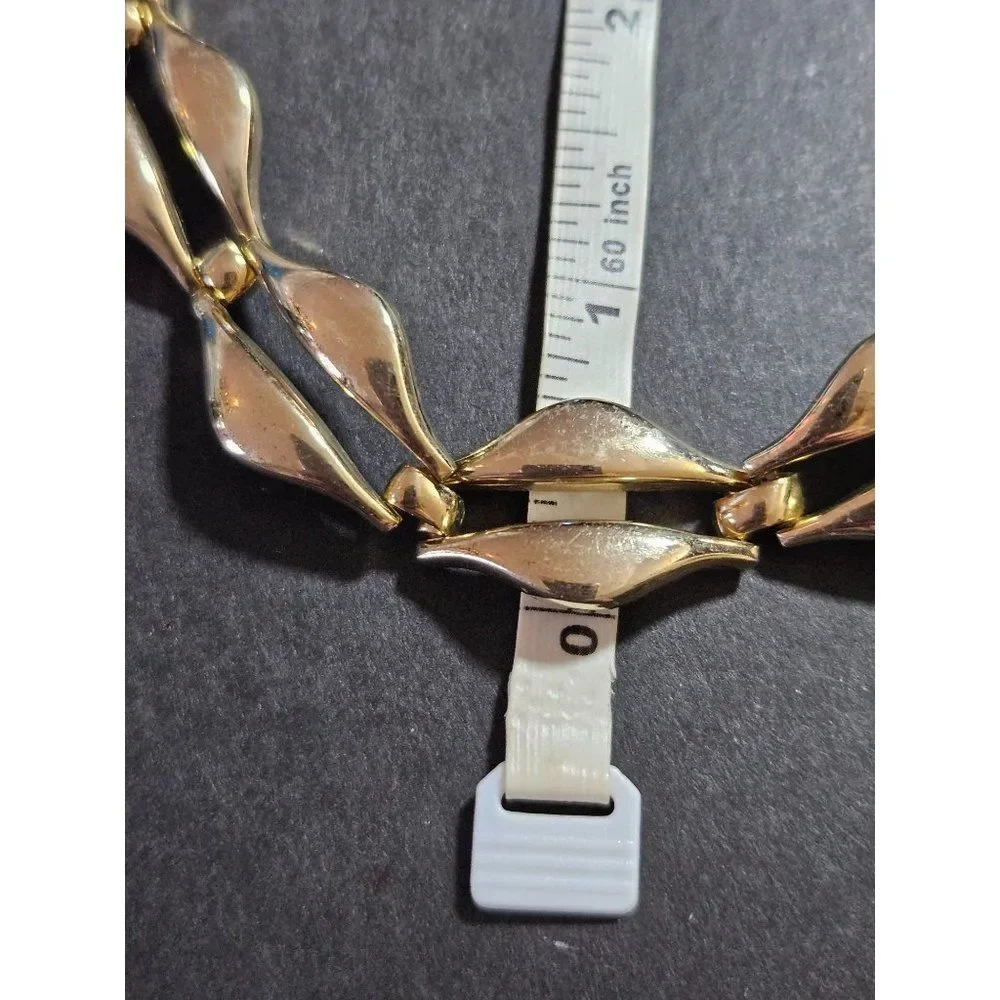 Vintage Monet gold tone bracelet 6.75